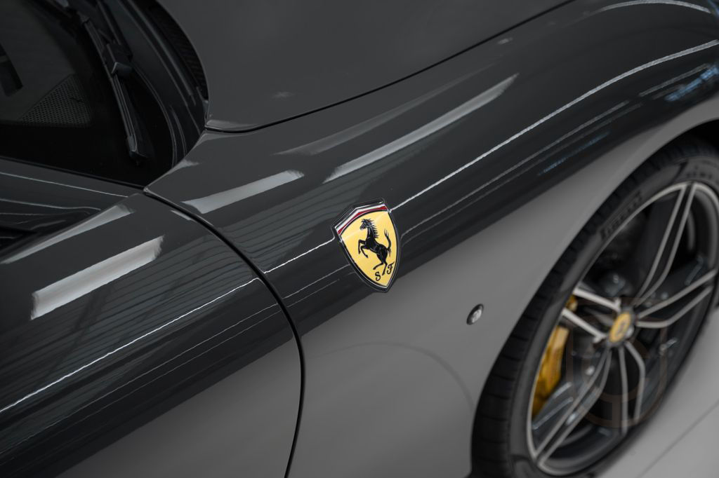 Ferrari Roma Spider 2025 GREY/BEIGE XLED CAMERA