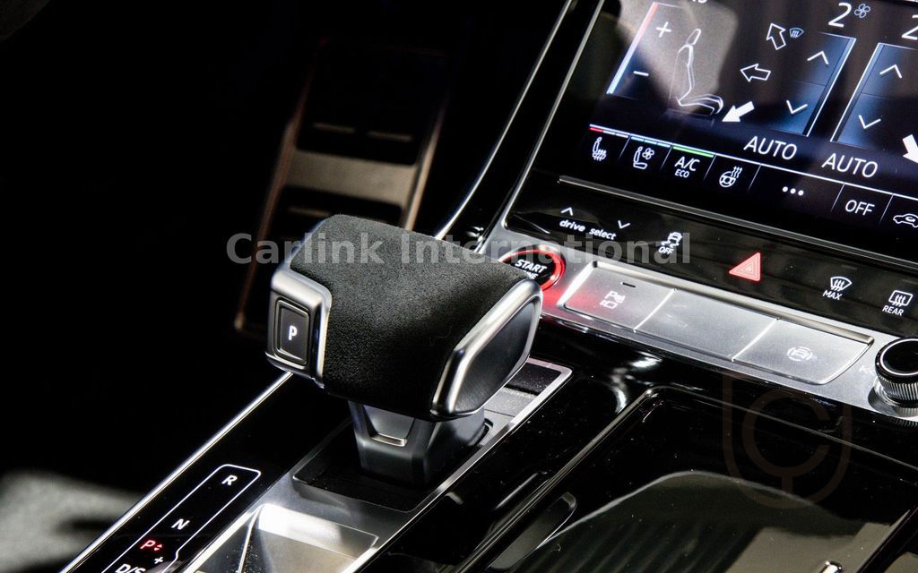 Audi RSQ8 PERFORMANCE-KERAMIK-AHK-SITZBELUFT.OLED