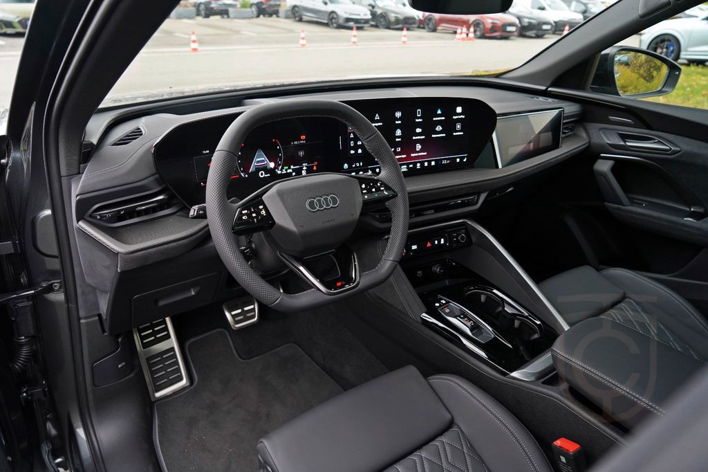 Audi SQ5 PANO LUFTFEDER TECH PRO MMI PRO STD.HZG AHK