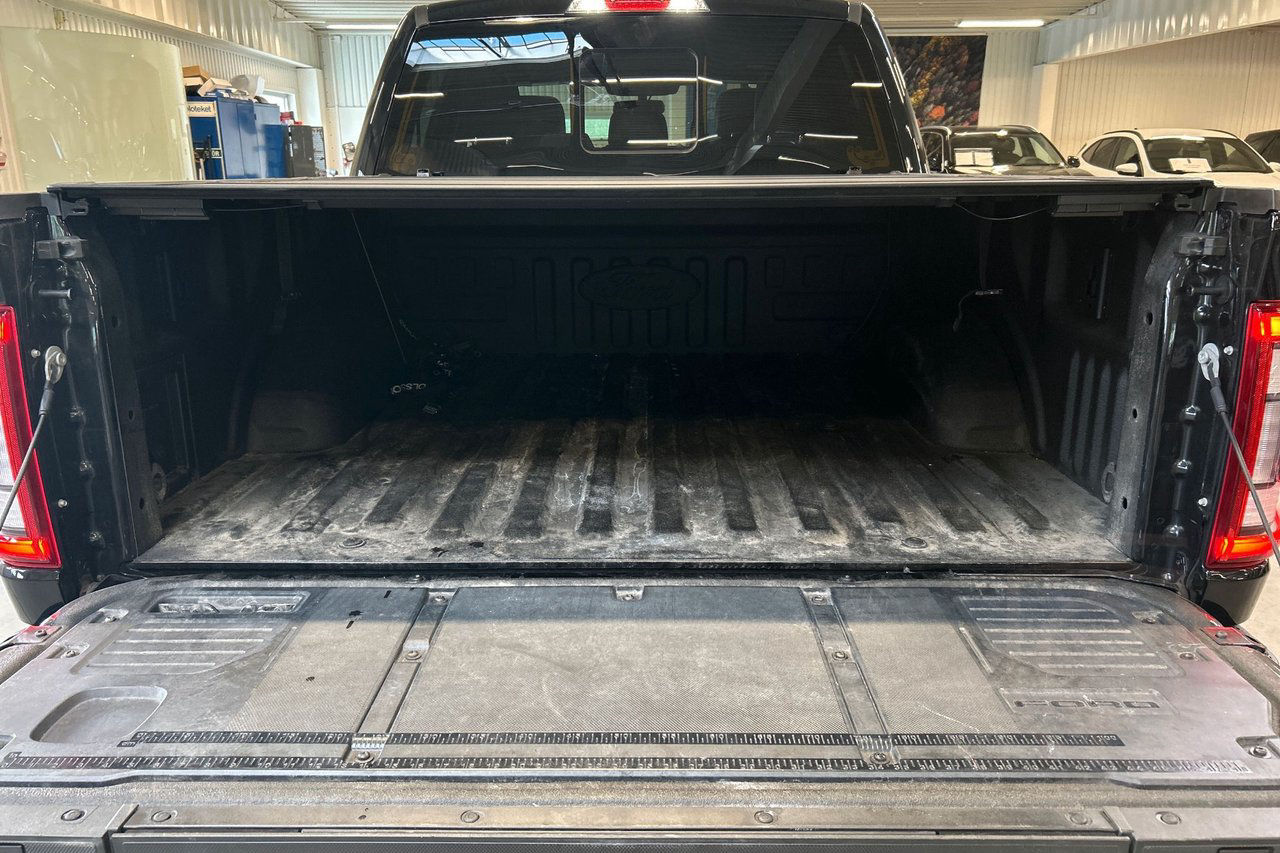 Ford F-150 5.0 V8 Lariat Supercrew Black Edition