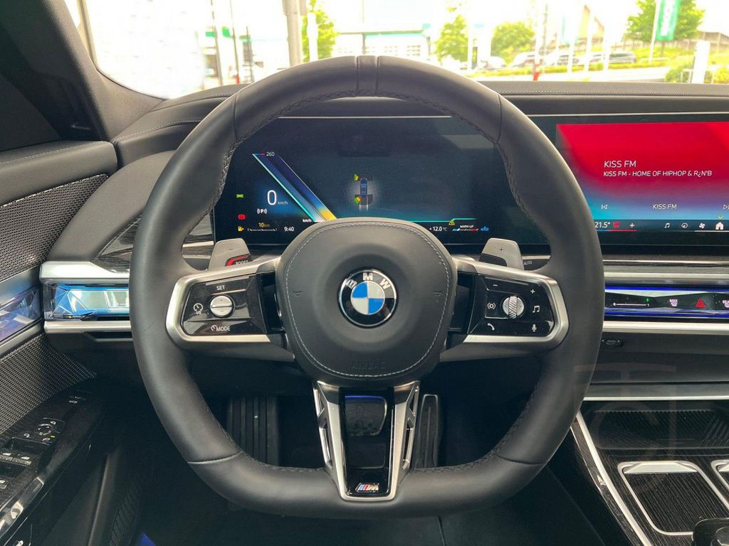 BMW 740d xDr M SPORT SkyLounge,AHK,StHzg,360°,DAPro