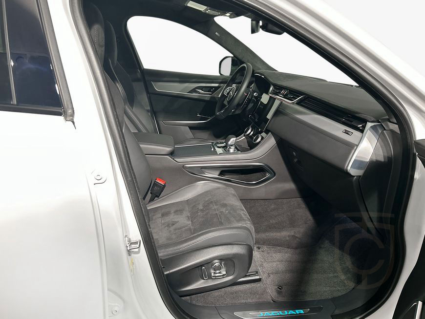 Jaguar F-Pace P550 AWD SVR
