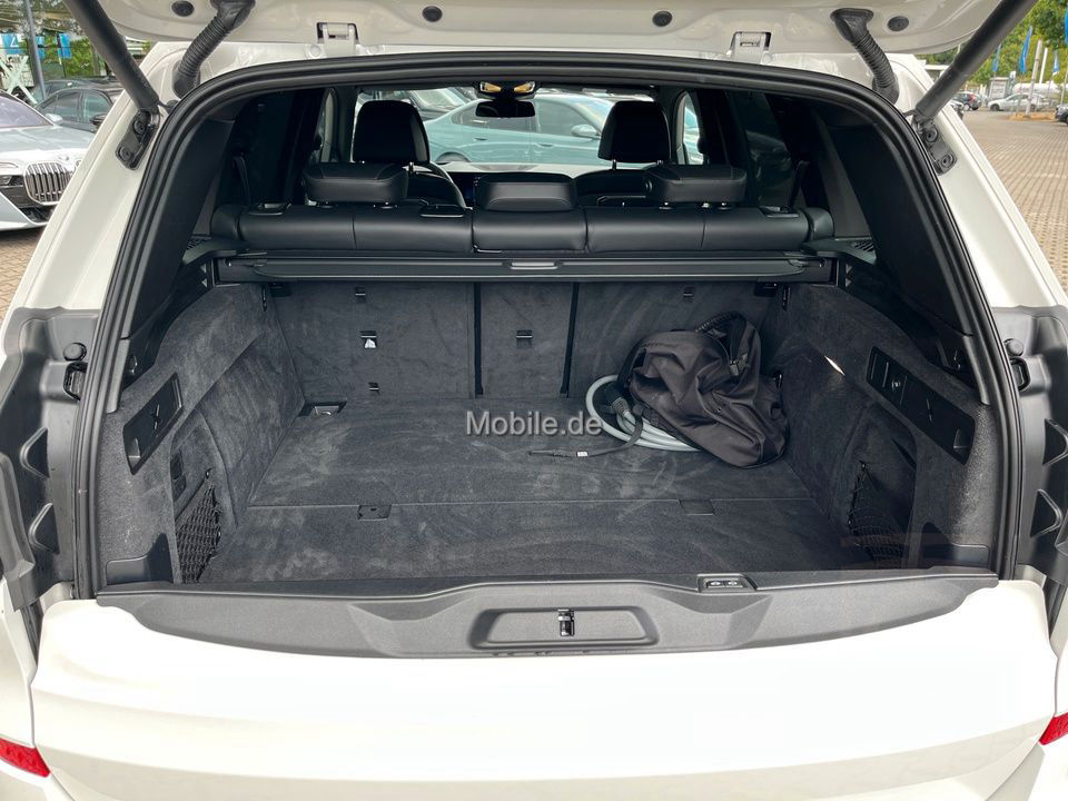 BMW X5 xDrive50e M Sport 2-Achs Luftfd. Pano AHK H/K