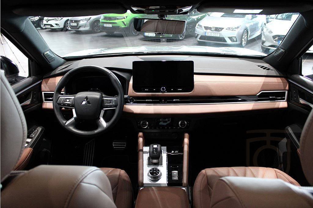 Mitsubishi Outlander Instyle PHEV Automat 4WD