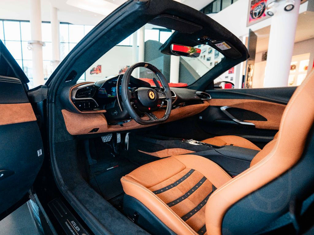 Ferrari 296 GTS Atelier*Lift*Carbon*Lackierte-Nummern