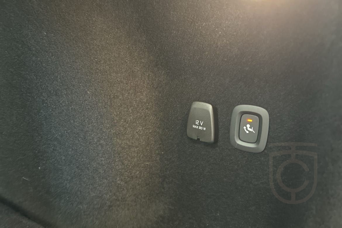 Volvo V60 Recharge T6 Ultimate Dark B