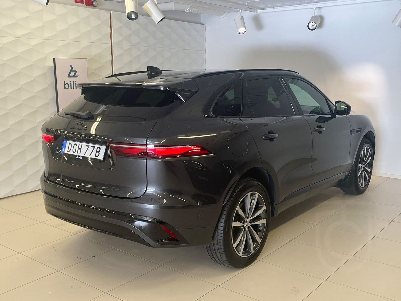 Jaguar F-Pace P400e R-Dynamic