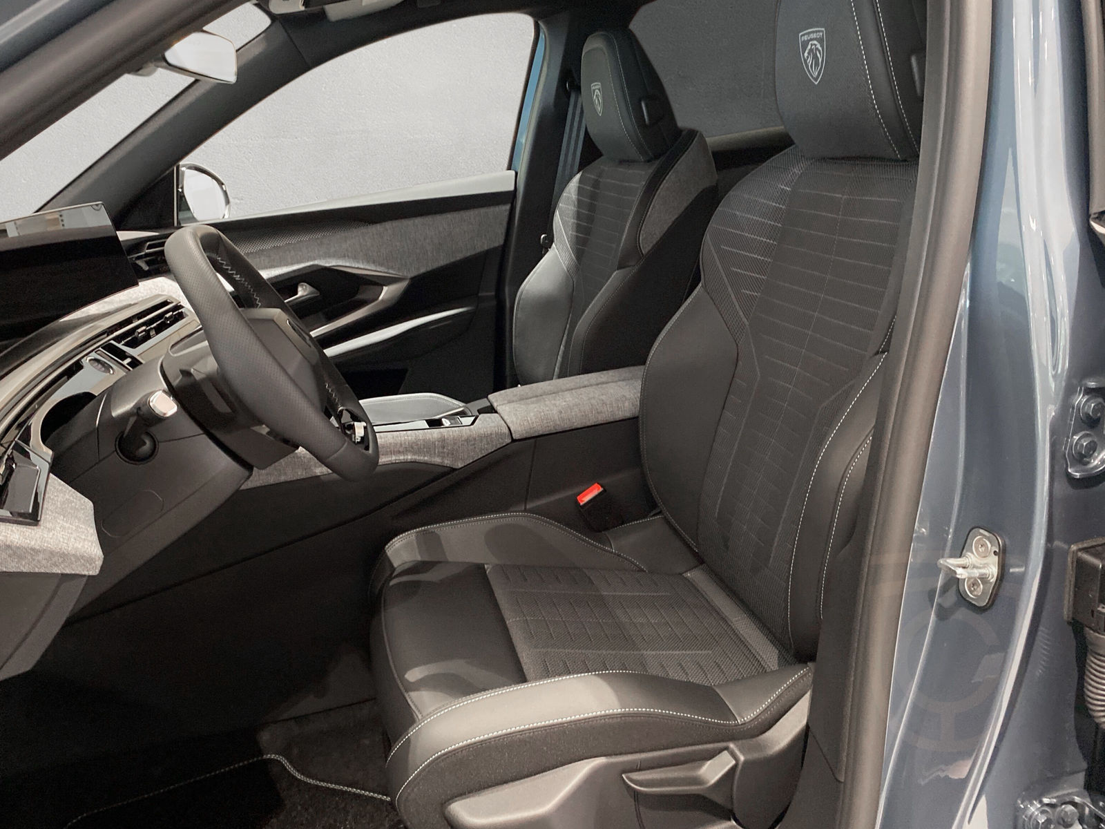 Peugeot 3008 HYBRID 136