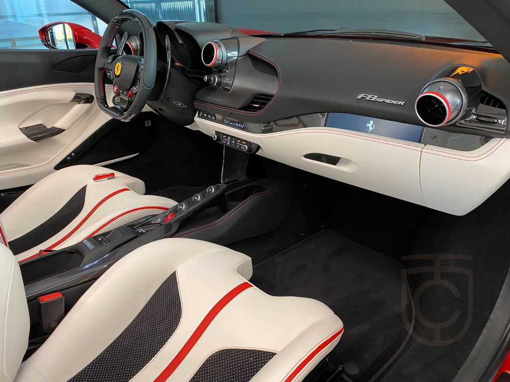 Ferrari F8 Spider *LIFT*Carbon*P-Display*Surround View