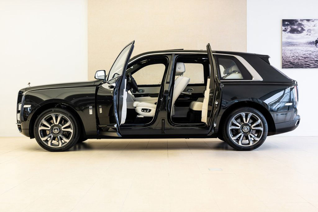 Rolls-Royce Cullinan 6.75 V12