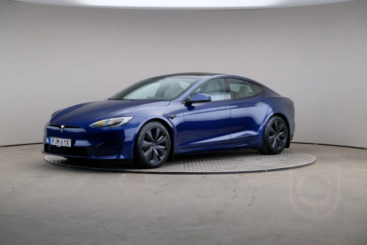 Tesla Model S AWD Yoke