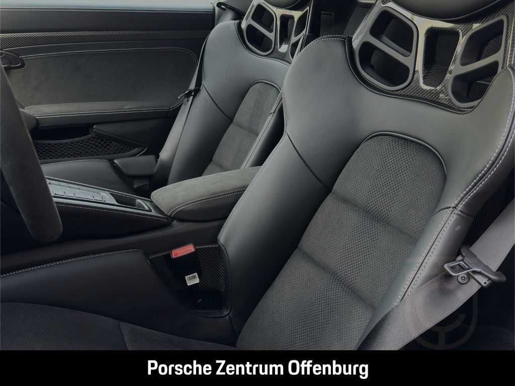 Porsche 718 Spyder RS