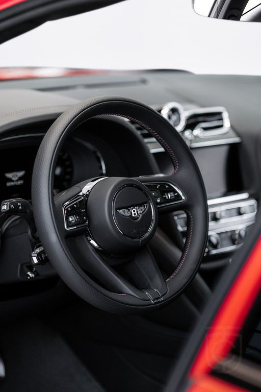 Bentley Bentayga V8 * Full Carbon Options *