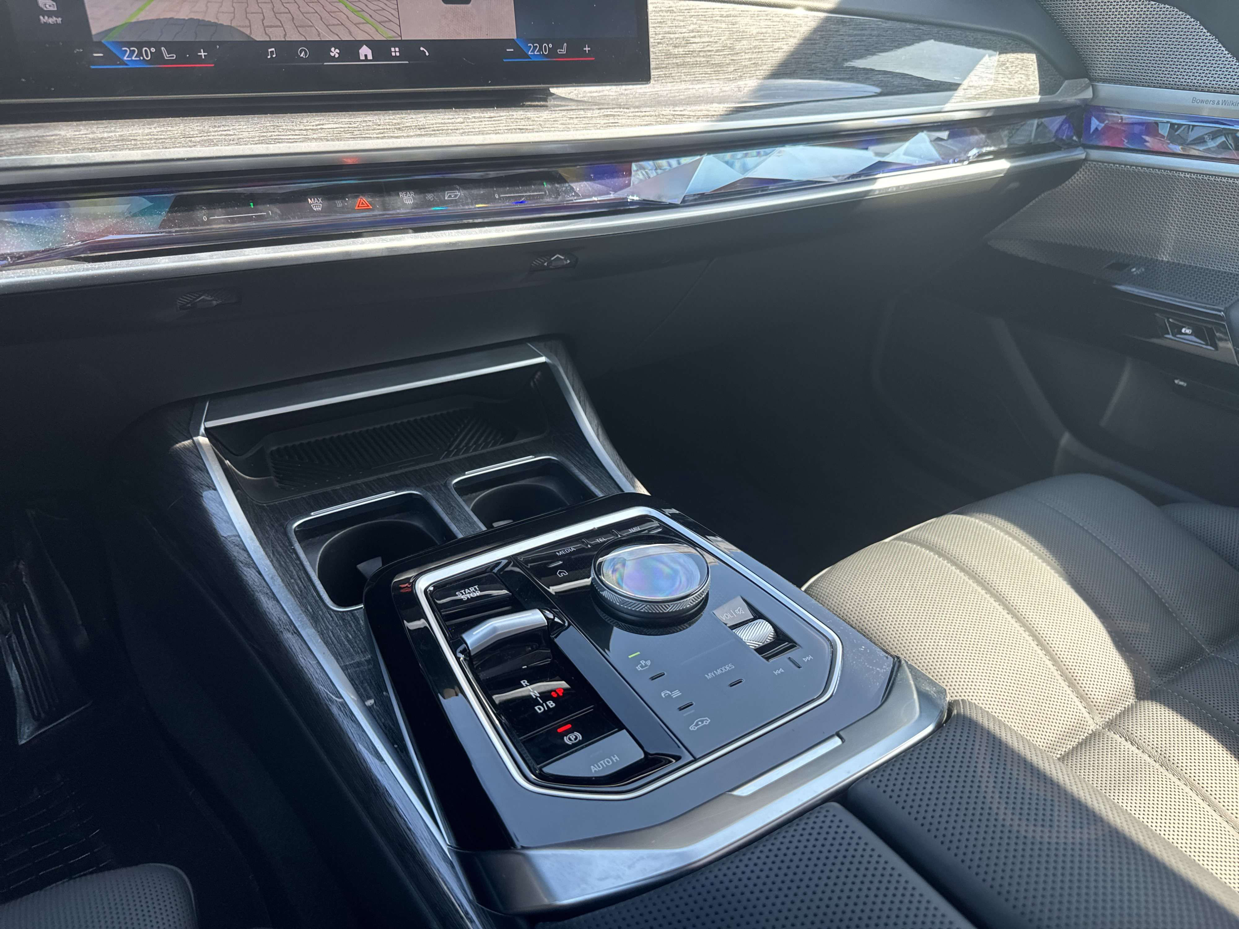 BMW i7