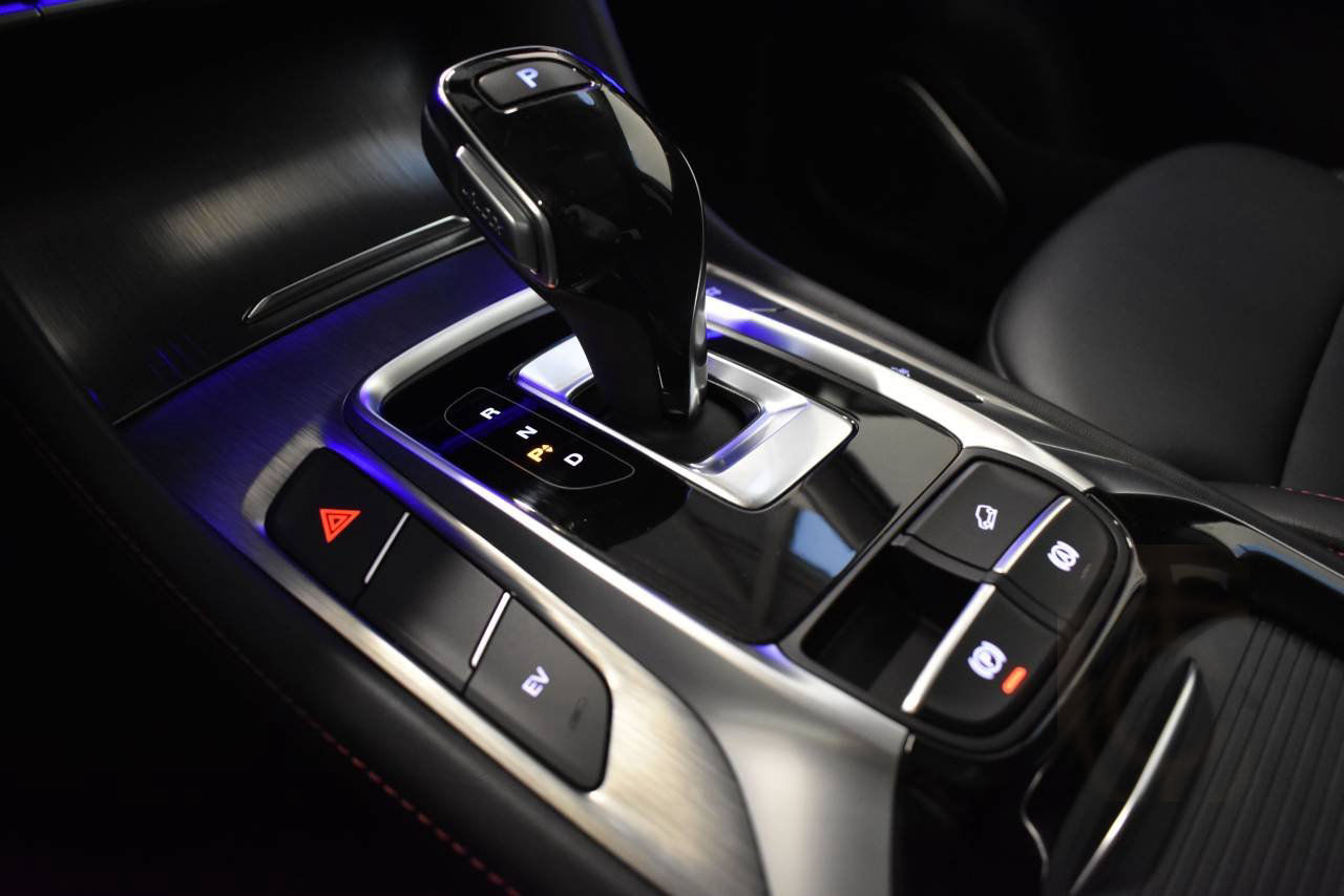 MG EHS PLUG-IN HYBRID LUXURY
