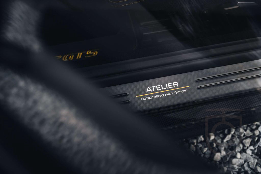 Ferrari 812 GTS Atelier/ Viola Hong Kong / Carbon / VAT