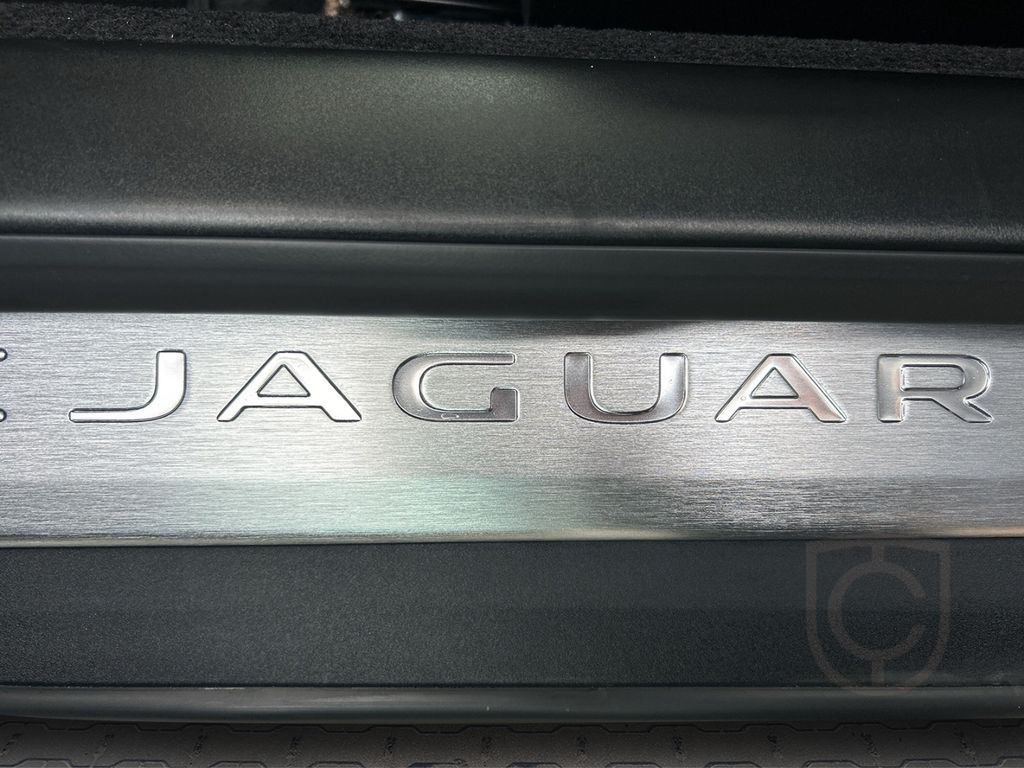 Jaguar F-Type Coupe P300 R-Dyn.British Racing Black Pac