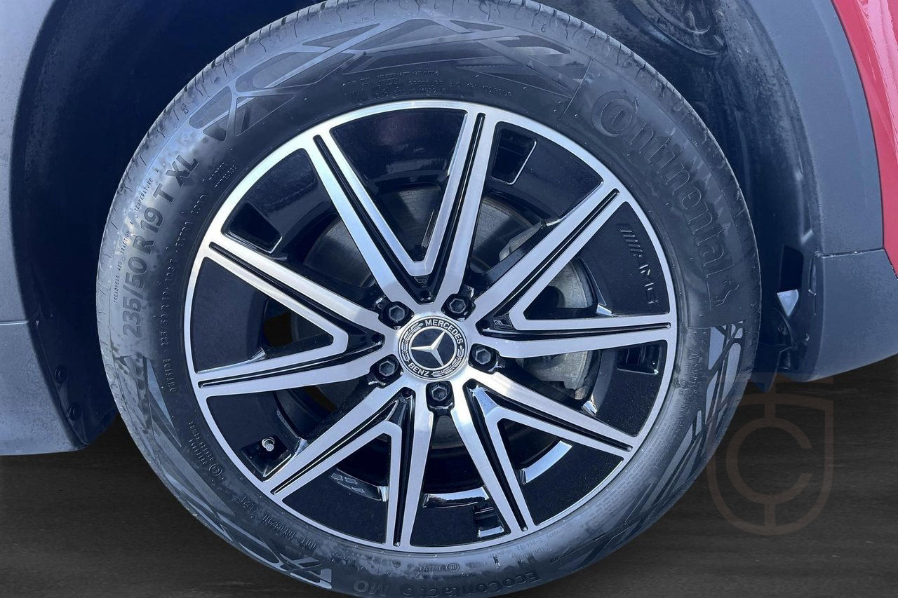 Mercedes-Benz EQB 300 4MATIC AMG