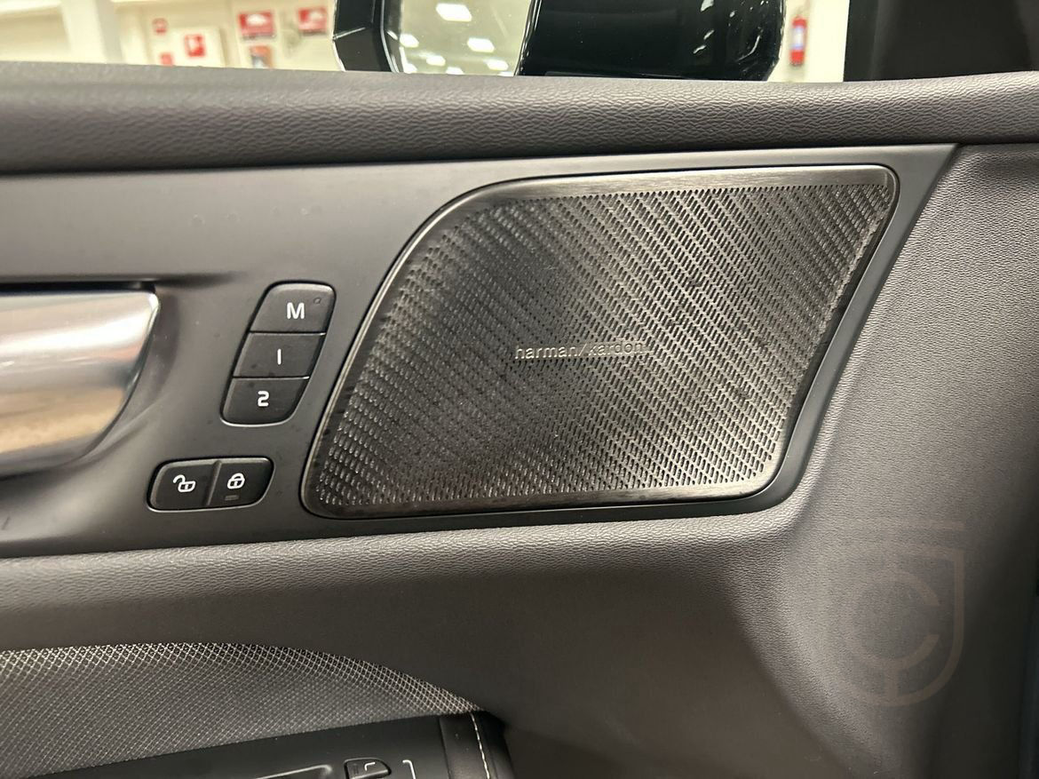 Volvo S60 Recharge T6 II Plus Dark