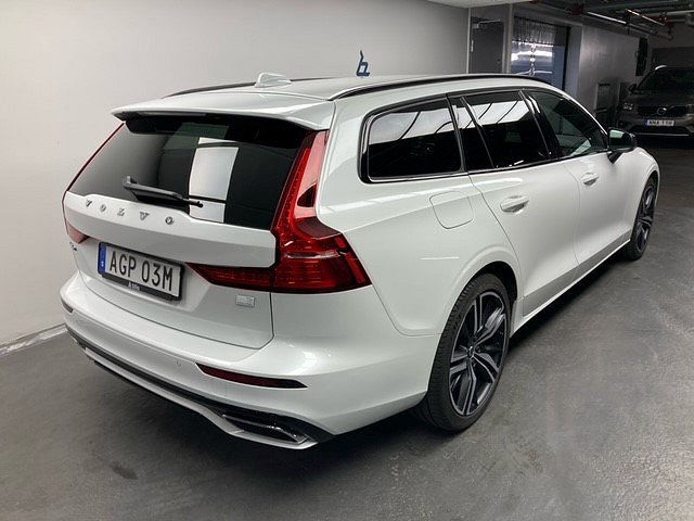 Volvo V60 Recharge T6 R-Design