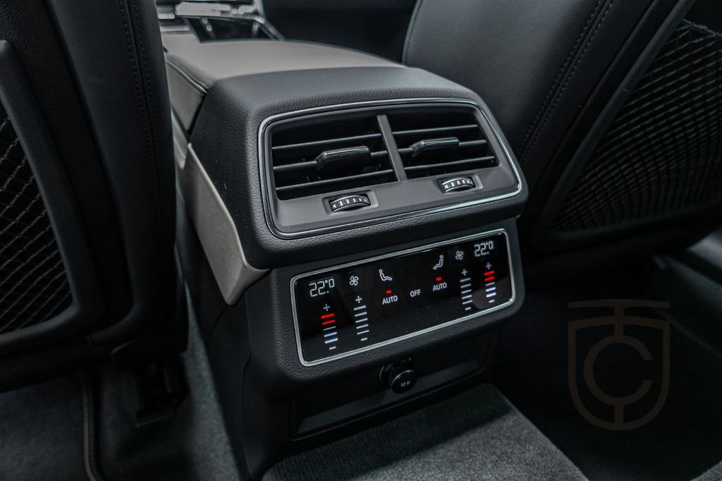 Audi S6 Avant EXCLUSIVE B&O*PANO*LUFT*HUD*SClose*21"