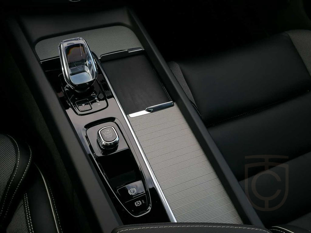 Volvo XC60 T6 AWD Plus Black Edition Recharge