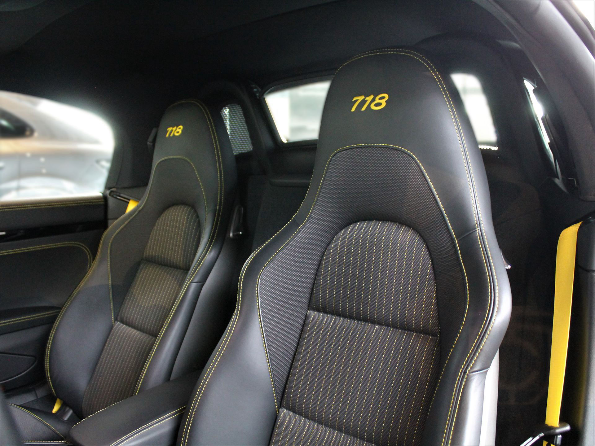 Porsche 718 Boxster T