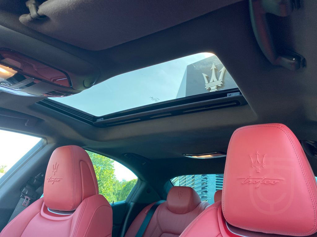 Maserati Ghibli Trofeo V8 Carbon-Pack+Glasdach+Fahrassist