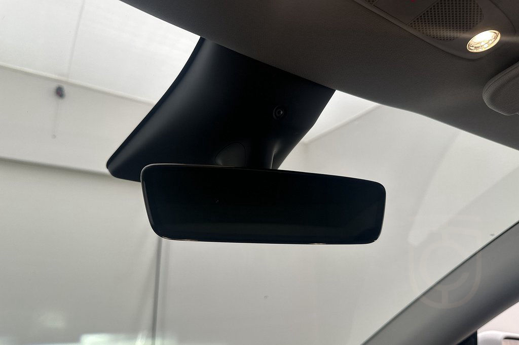 Tesla Model Y Standard Range RWD