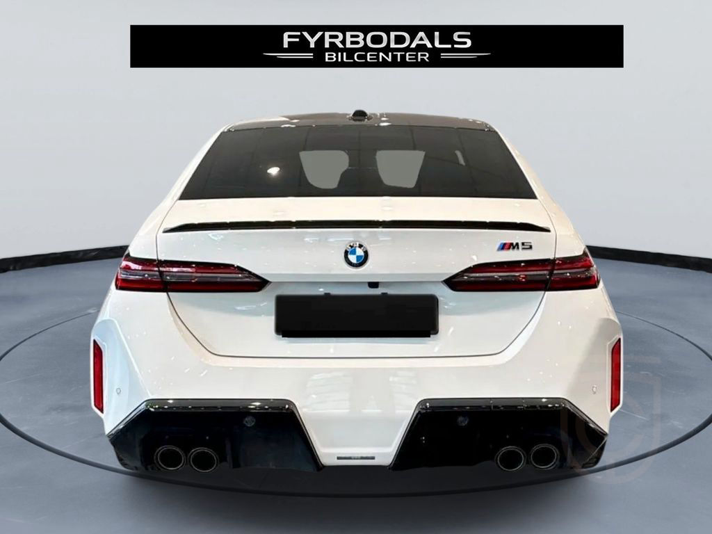 BMW M5 xDrive G90 727hp Hybrid TOWBAR B&W HUD *VAT*
