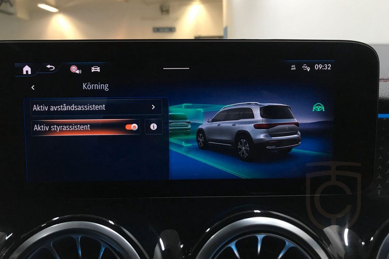 Mercedes-Benz EQB 250+ AMG