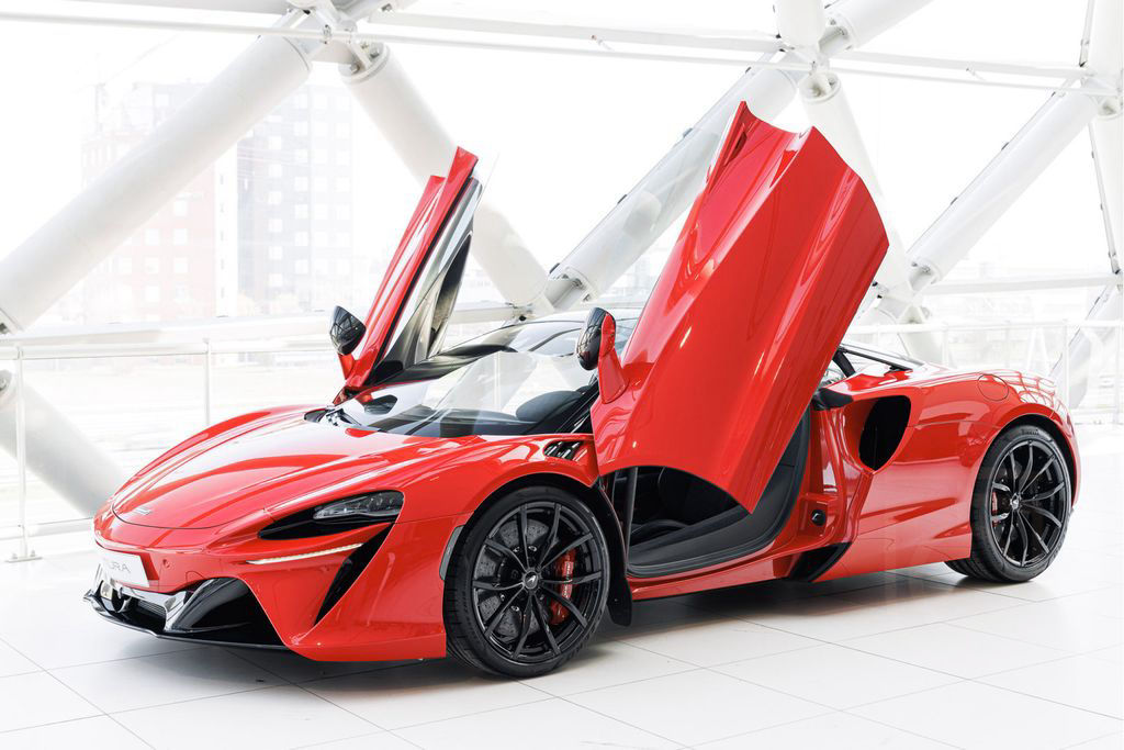 McLaren Artura 3.0 V6 Plug-in | Performance | Black Pack
