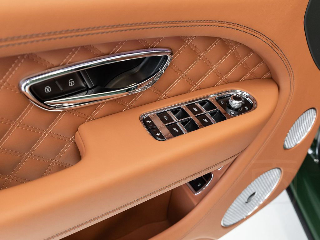 Bentley Bentayga Azure V8 BENTLEY FRANKFURT / FULL