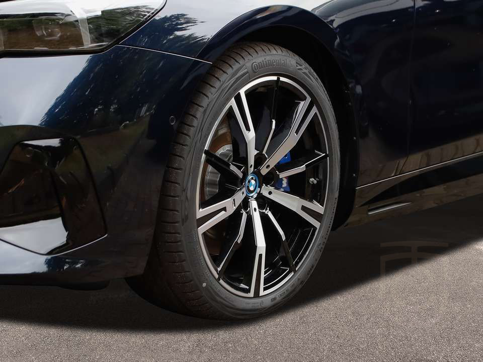 BMW i5