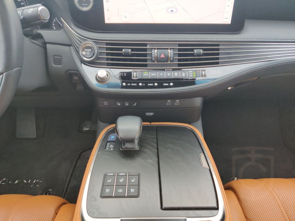 Lexus LS 500 h Luxury Line Fond Entertainment Massage