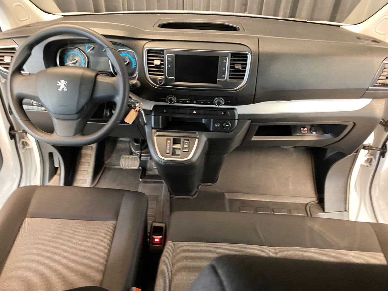 Peugeot Traveller e-TRAVELLER BUSINESS L3