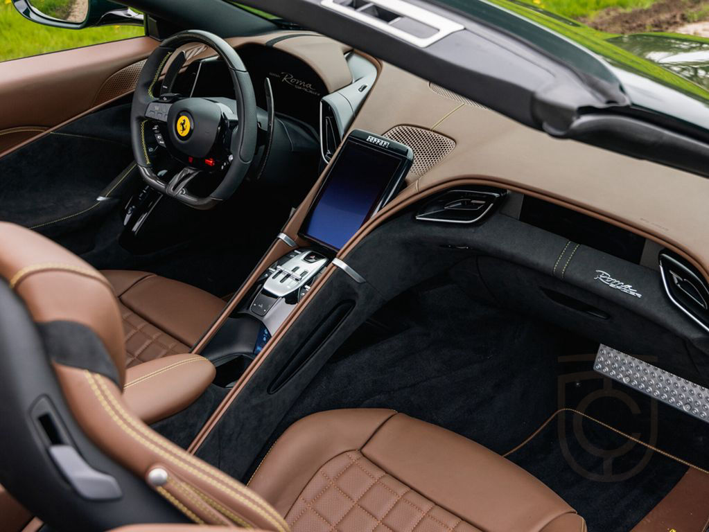 Ferrari Roma Spider 3.9 V8 Carbon, Adas, kamera