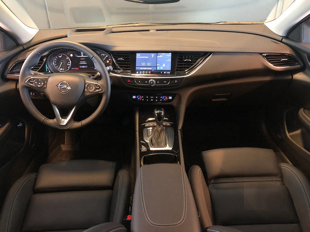 Opel Insignia kombi business  200hk aut *låg skatt*