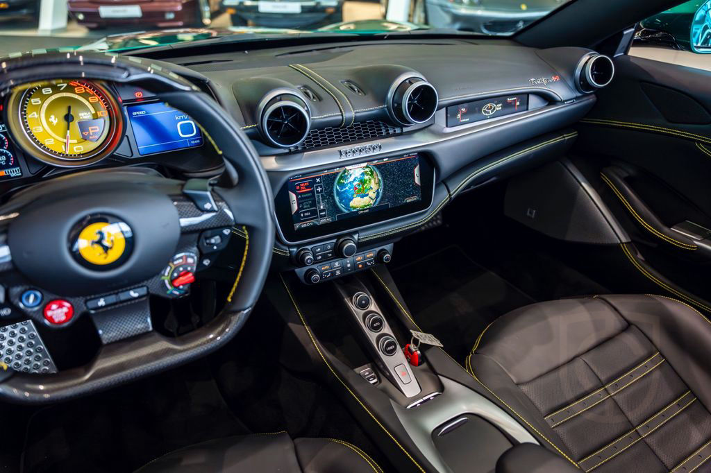 Ferrari PORTOFINO M * VERDE PINO * Disp.*Daytona*JBL*LED