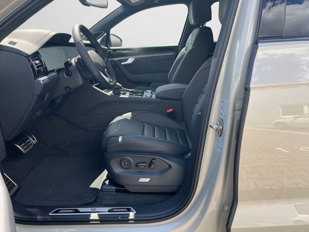 Volkswagen Touareg R-Line ABT 330 PS 5 Jahre Garantie/Pano/