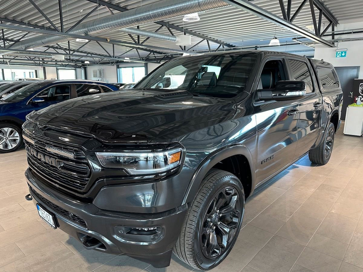 Dodge RAM 1500 Limited Night Edition Crew Cab 4x4