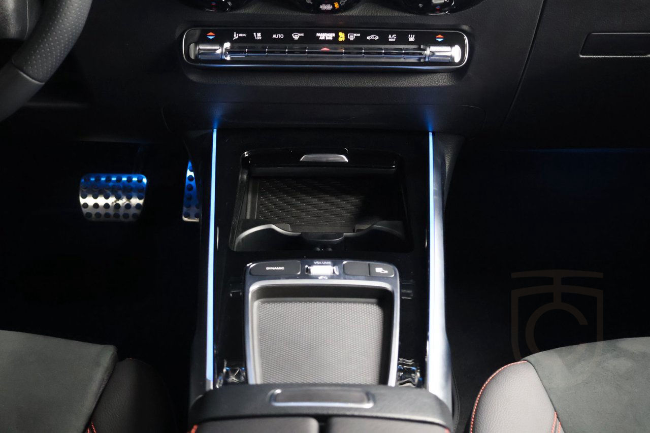 Mercedes-Benz GLB 250 4MATIC AMG LINE NIGHTPACKAGE