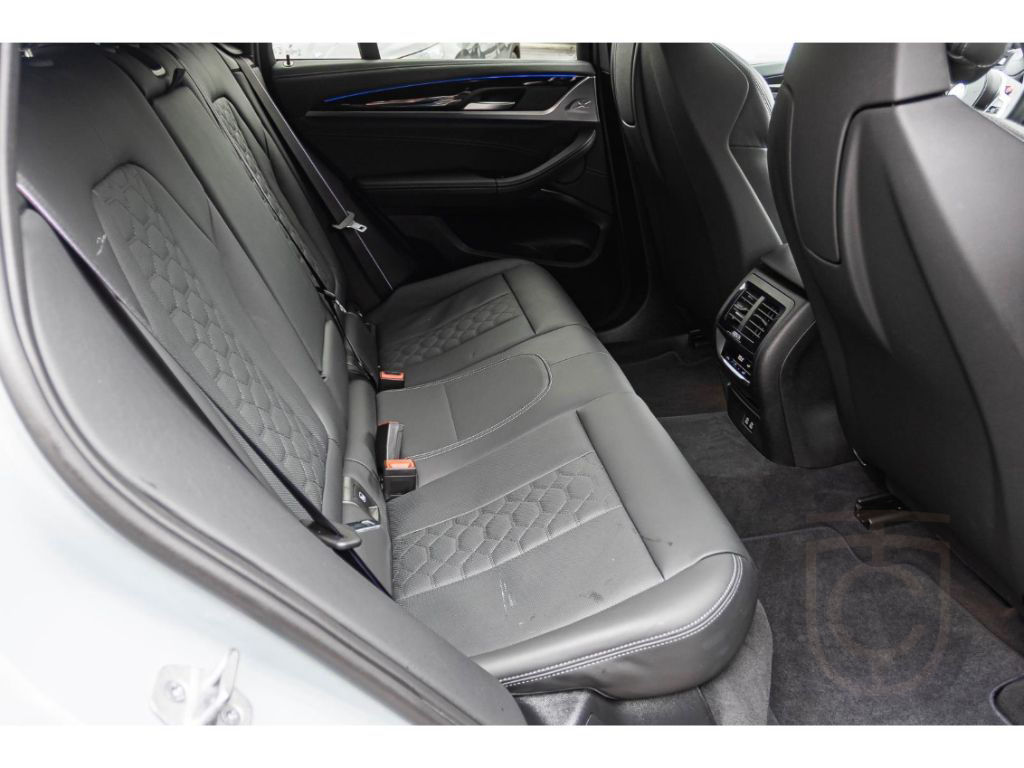 BMW X4 M +Navi+HUD+LED+RFK+Leder+e-Sitze+PDCv+h+DAB