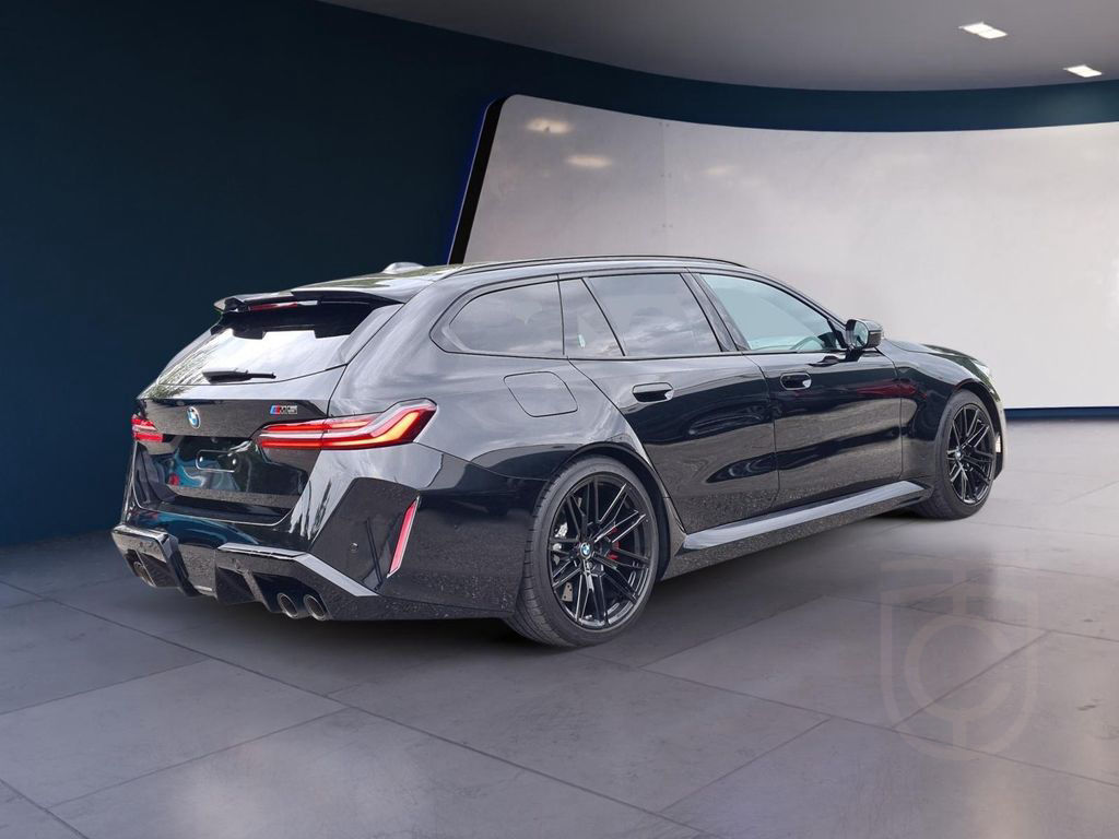 BMW M5 Touring DrivAssistPro Compound ParkPro FFC