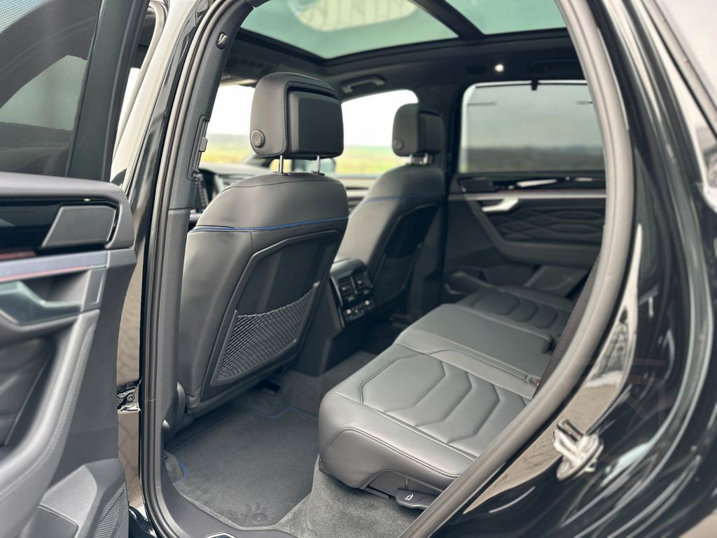 Volkswagen Touareg R eHYBRID+AHK+PANO+DYNAUDIO+SOFTCLOSE