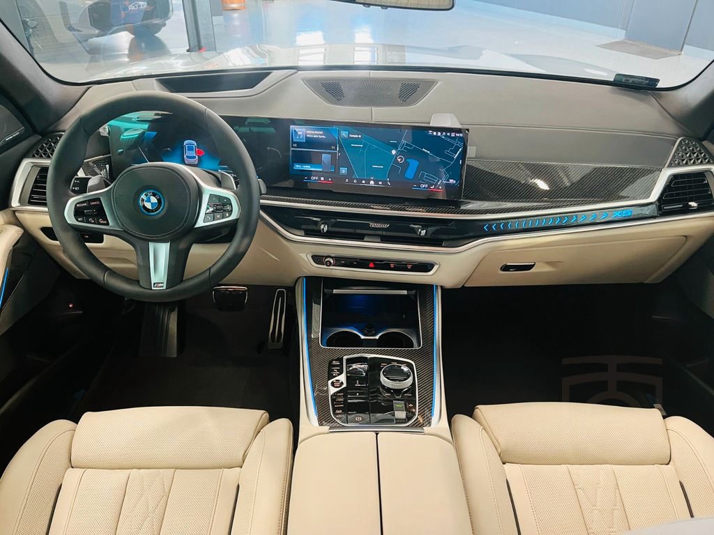 BMW X5 50 e xDrive M Sport / PANO/HARMAN/360KAMERA