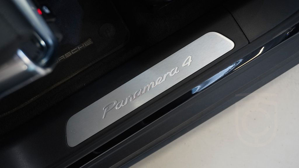 Porsche Panamera Sport Turismo 4 E-Hybrid *Approved*