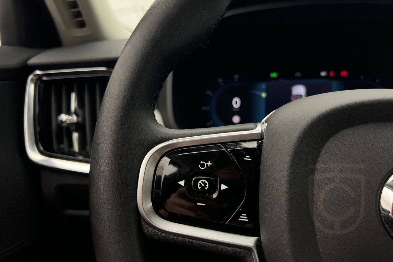 Volvo V90 Recharge T6 AWD Core Bright