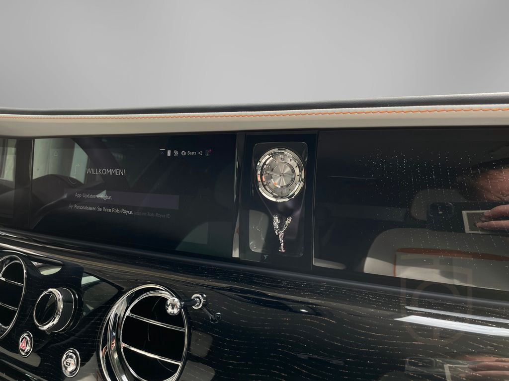 Rolls-Royce Ghost II - Bespoke/Gold SOE