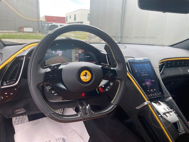Ferrari Roma Spider Nero Carbon HIFI VIEW ADAS DISPLAY
